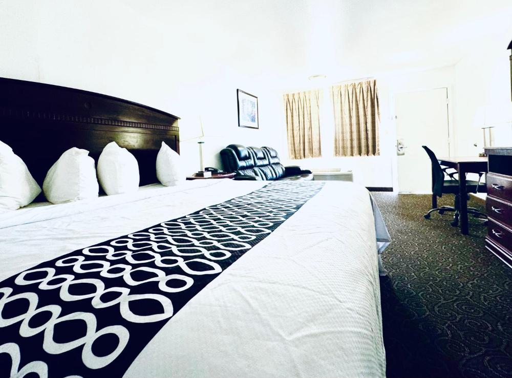 Standard King Room - Smoking interior